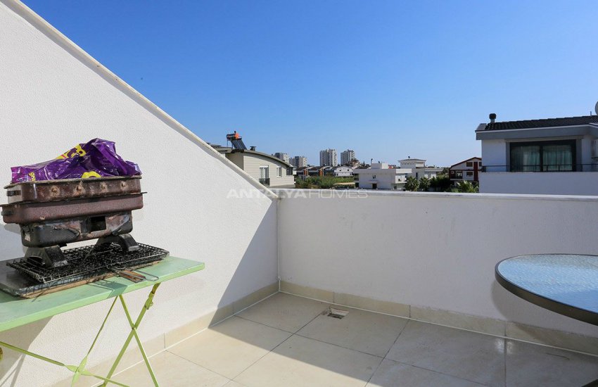 Whole Building Suitable for Plaza Concept in Lara 32