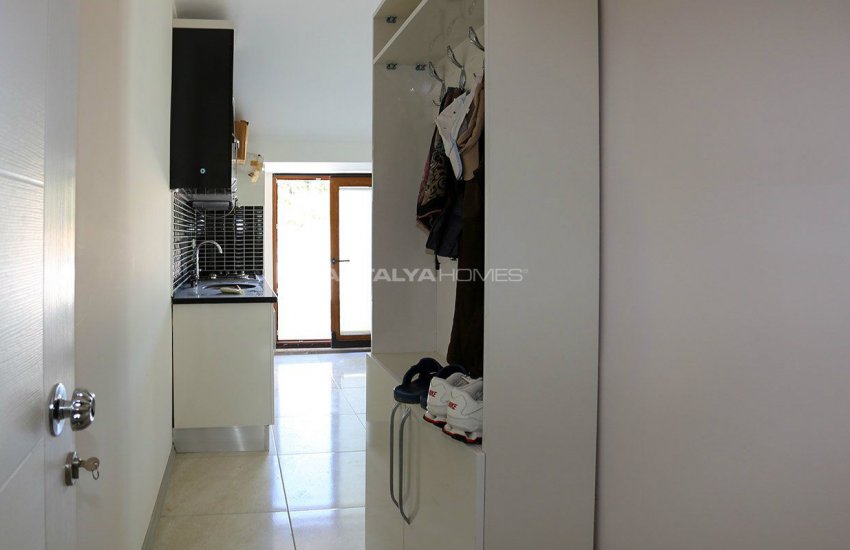 Whole Building Suitable for Plaza Concept in Lara 14