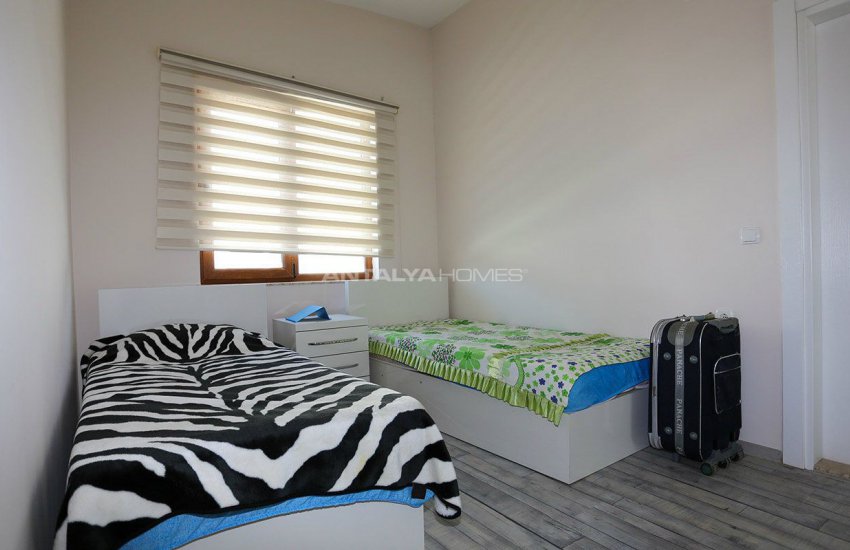 Whole Building Suitable for Plaza Concept in Lara 15