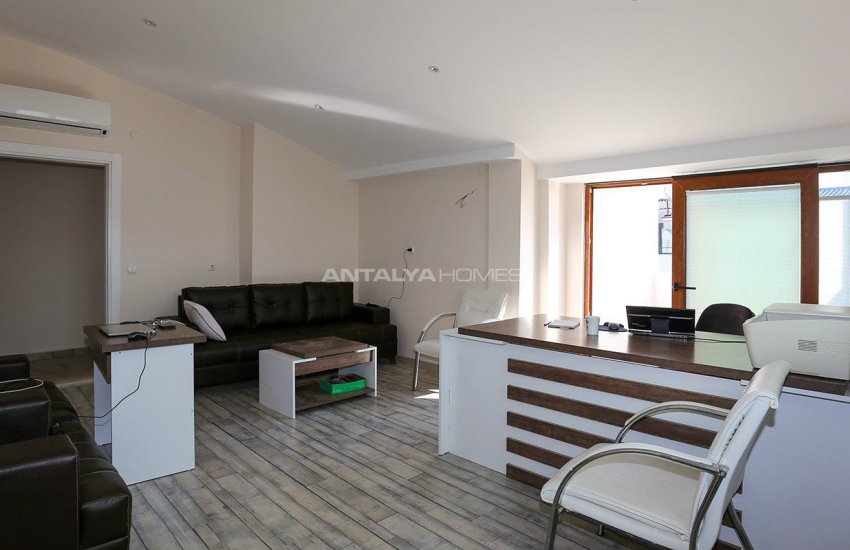 Whole Building Suitable for Plaza Concept in Lara 17