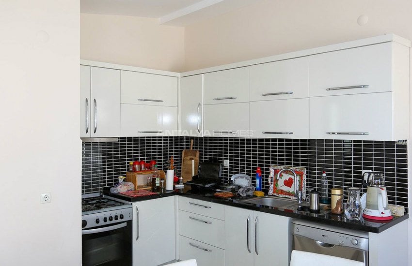 Whole Building Suitable for Plaza Concept in Lara 18