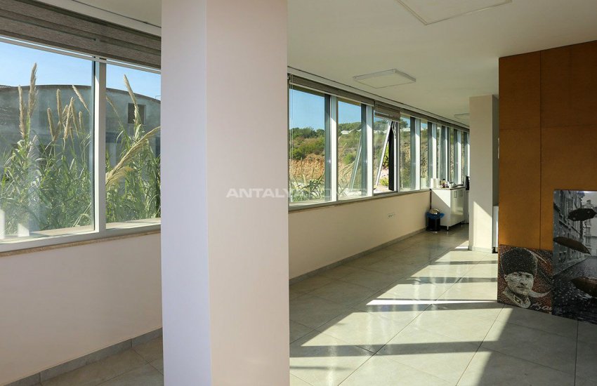 Whole Building Suitable for Plaza Concept in Lara 20