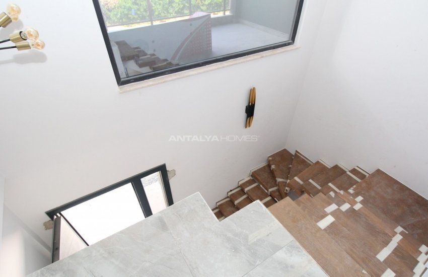 Döşemealtı’nda Özel Havuzlu ve Bahçeli Çağdaş Villa 28