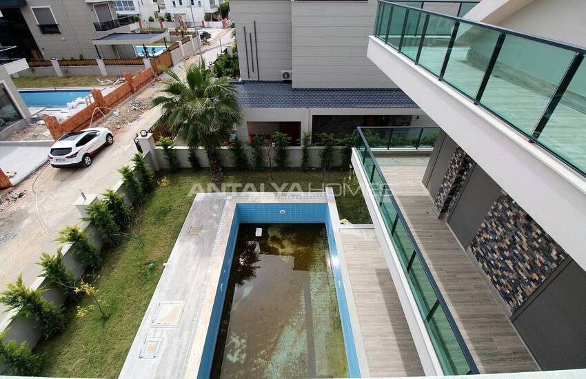 Belek Merkeze Yürüme Mesafesinde Satılık Tripleks Villalar 42