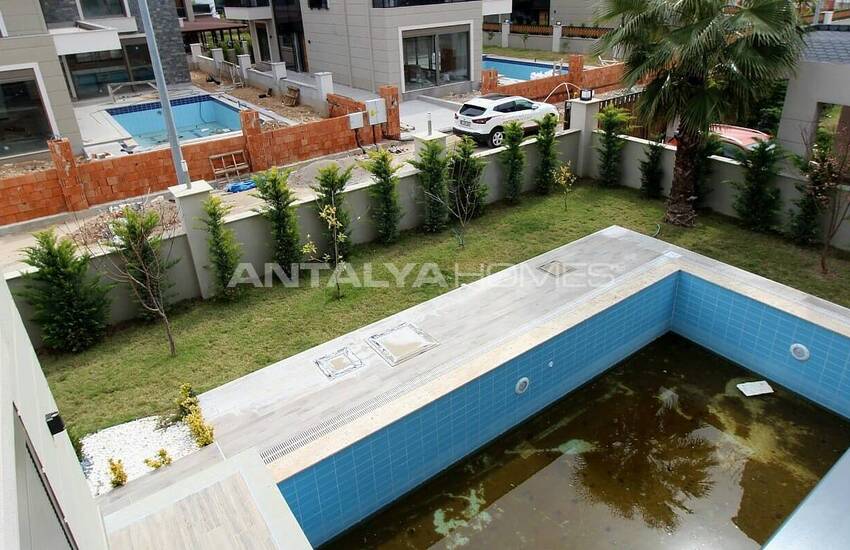 Belek Merkeze Yürüme Mesafesinde Satılık Tripleks Villalar 43