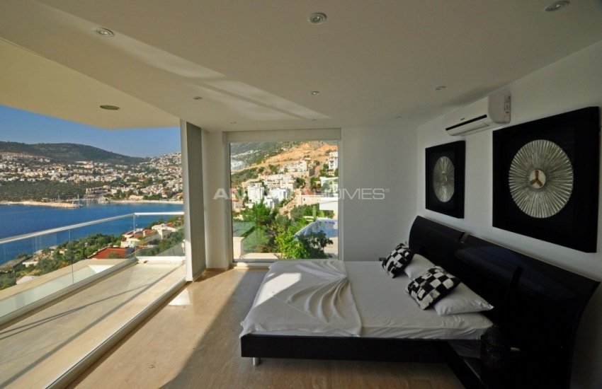 Kalkan'da Plaja 100 Mt Mesafede Ultra Lüks Villa 38