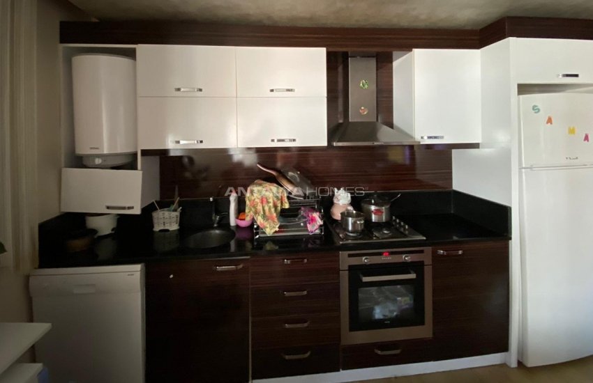 Affordably Priced Apartment in a Complex in Antalya 11