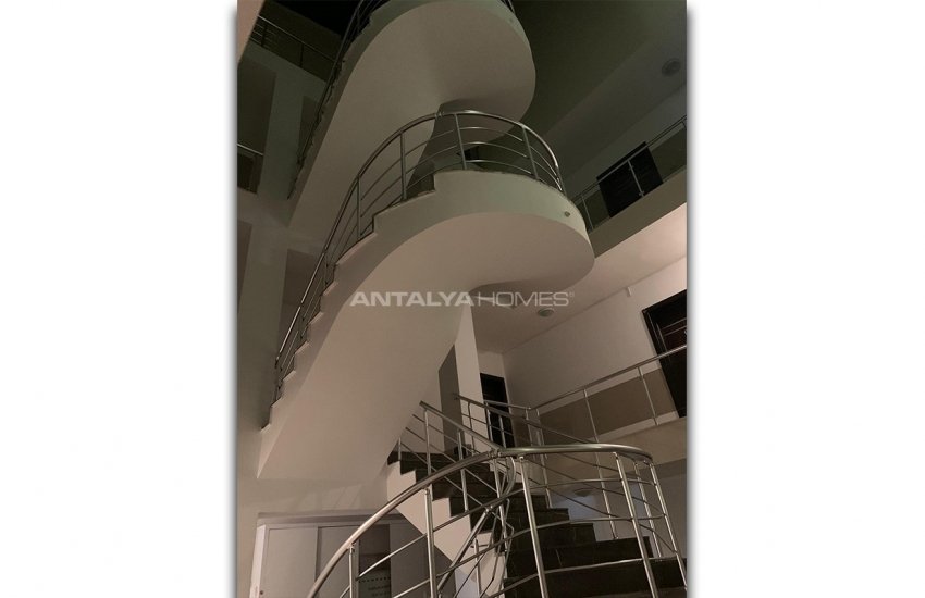 Affordably Priced Apartment in a Complex in Antalya 2