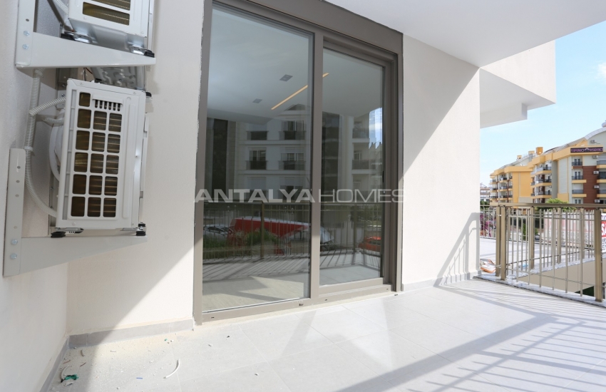 عقارات كونيالتي انطاليا على بعد 2.3 كم من الشاطئ 24