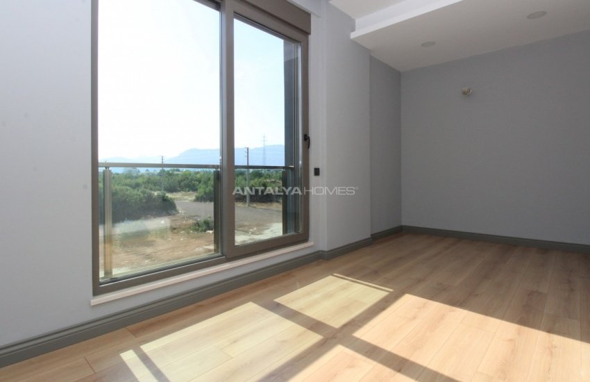 فلل فاخرة مع أنظمة المنزل الذكي بالقرب من الطريق السريع في كونيالتي 22