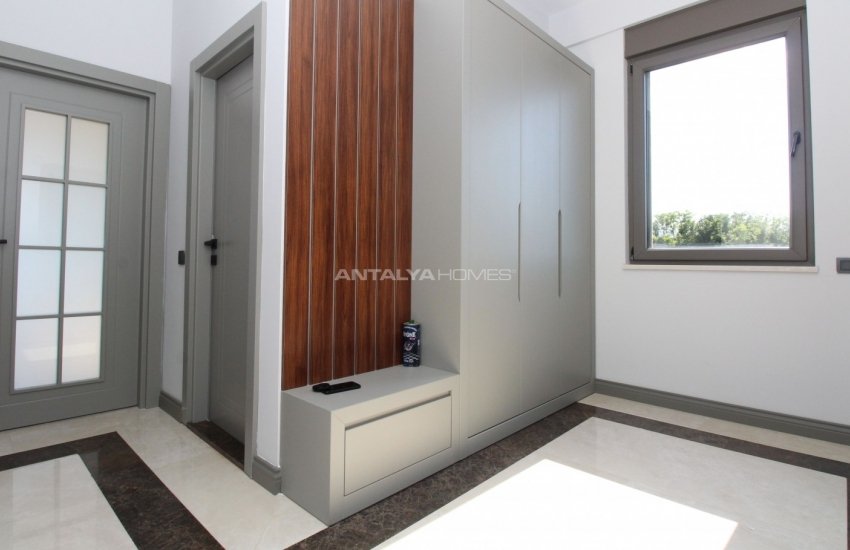 فلل فاخرة مع أنظمة المنزل الذكي بالقرب من الطريق السريع في كونيالتي 25