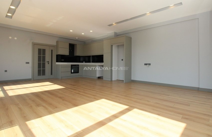 فلل فاخرة مع أنظمة المنزل الذكي بالقرب من الطريق السريع في كونيالتي 14