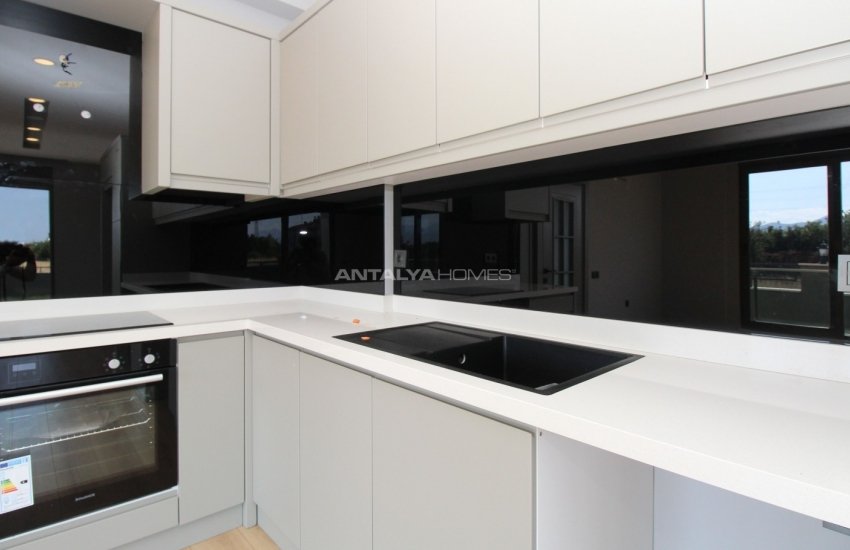 فلل فاخرة مع أنظمة المنزل الذكي بالقرب من الطريق السريع في كونيالتي 15