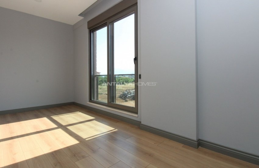 فلل فاخرة مع أنظمة المنزل الذكي بالقرب من الطريق السريع في كونيالتي 21