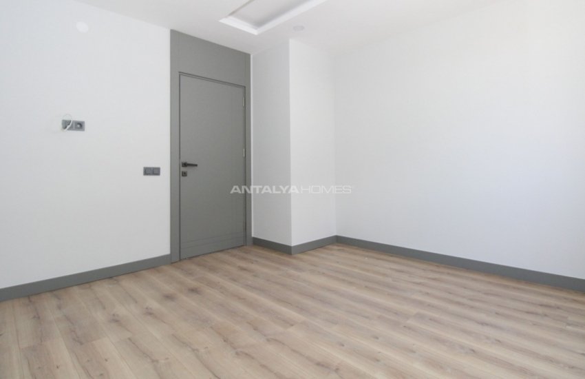 Properties for Sale 100 M From Akdeniz University in Antalya 14