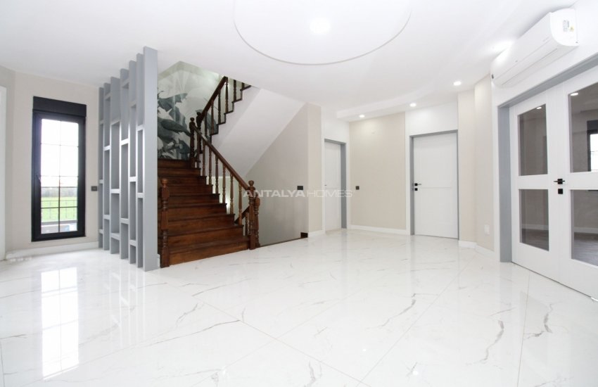 Antalya Villa Suited for Extended Families in Döşemealtı 15