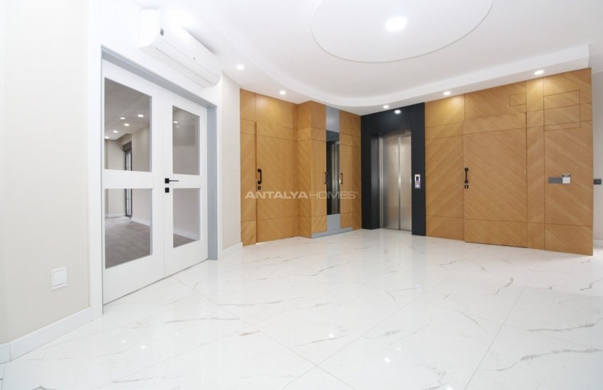 Antalya Villa Suited for Extended Families in Döşemealtı 16