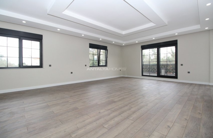 Antalya Villa Suited for Extended Families in Döşemealtı 18