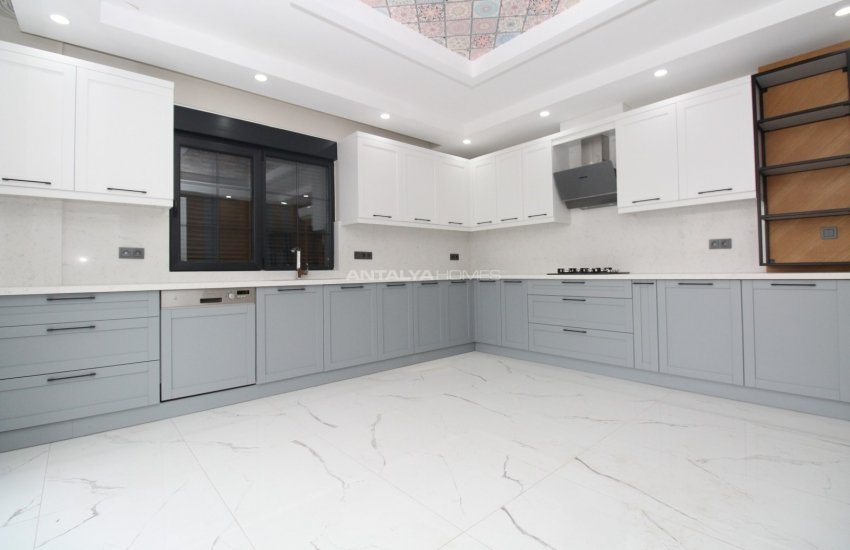 Antalya Villa Suited for Extended Families in Döşemealtı 22