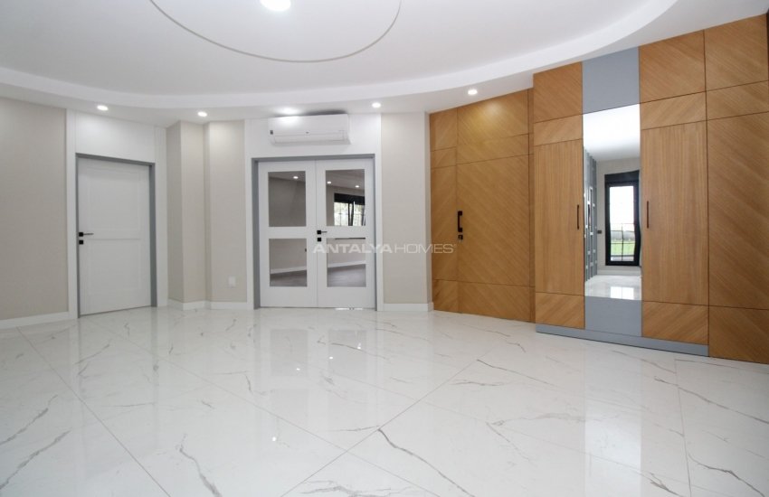 Antalya Villa Suited for Extended Families in Döşemealtı 14