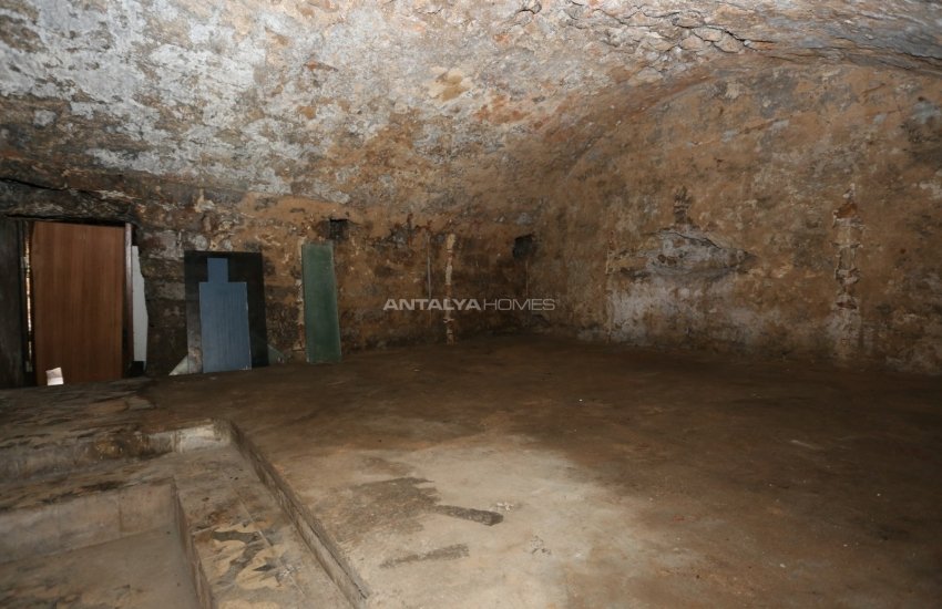 Zentrale Gewerbeimmobilie In Der Nähe Des Meeres In Kaleici 16