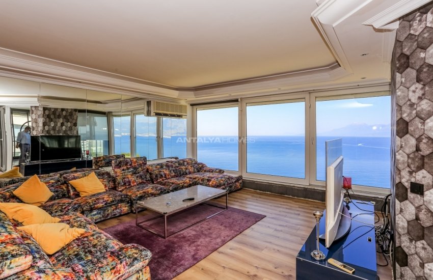 Sea View Apartment in Antalya Lara on the Central Location