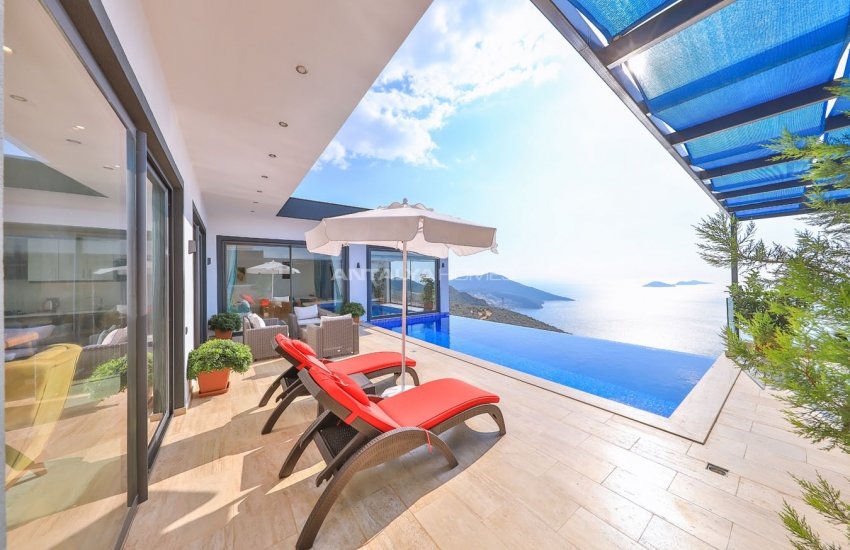Modernly Designed Villas with Panoramic Sea and Forest View 37