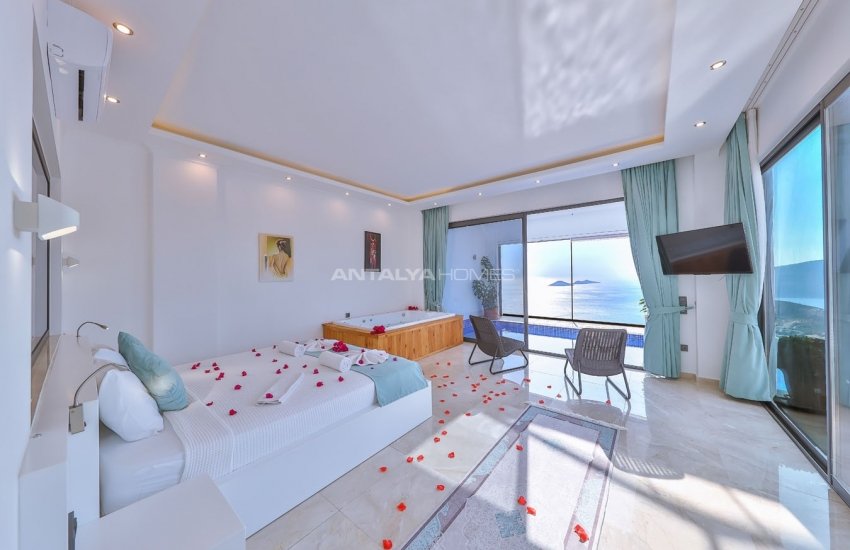 Modernly Designed Villas with Panoramic Sea and Forest View 27
