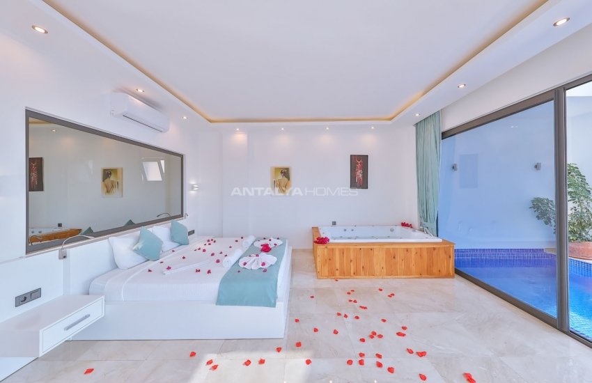 Modernly Designed Villas with Panoramic Sea and Forest View 29