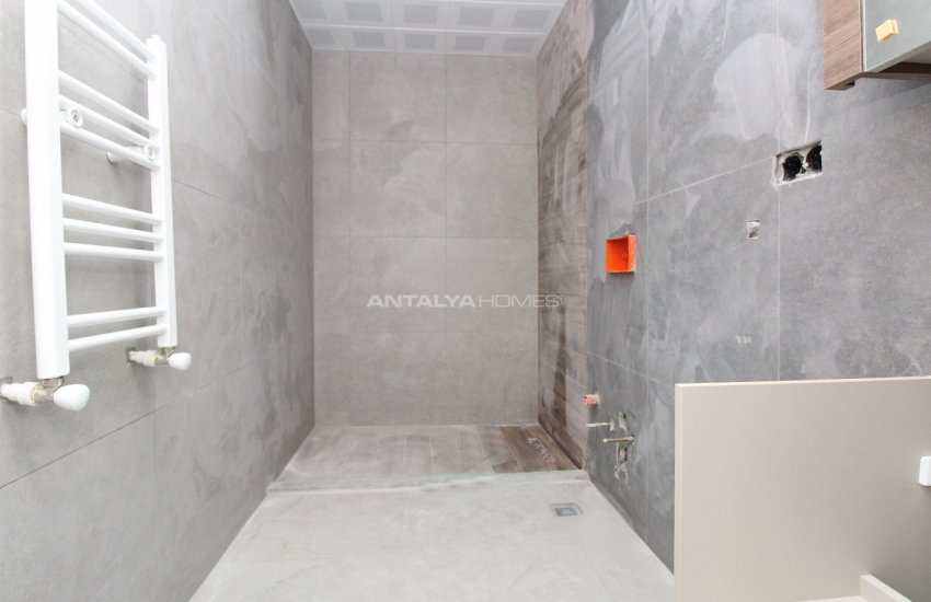 شقق حديثة مع ميزات عديدة في كونيالتي بينارباشي 19