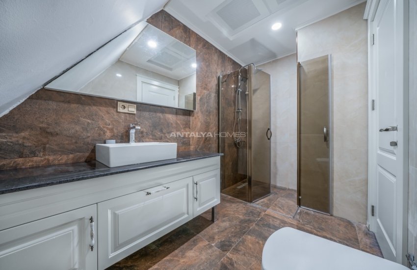 Penthouse Apartment with a Terrace with Sea View in Alanya 21