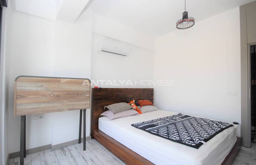 Belek'te Modern Tasarımlı Müstakil Tripleks Villa 17