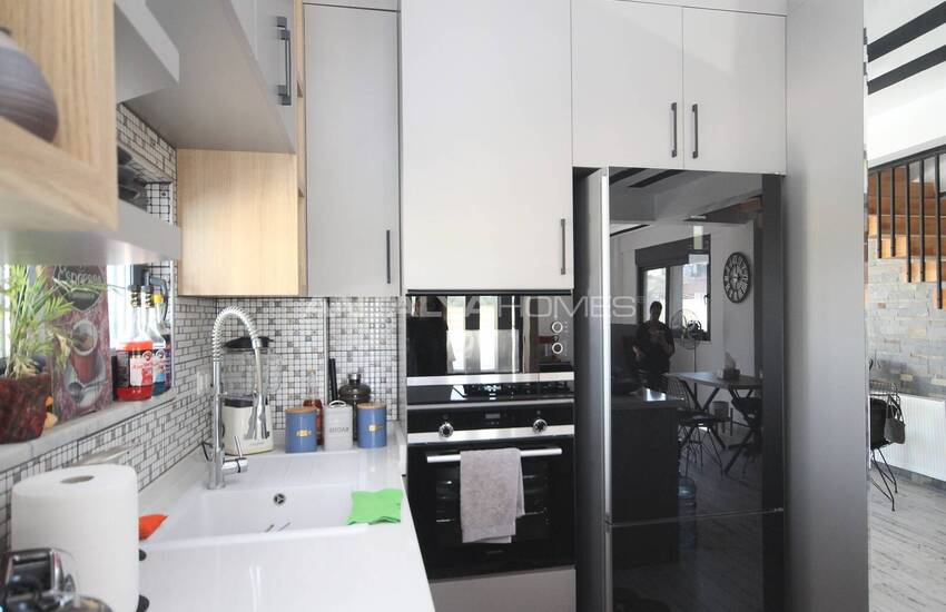 Belek'te Modern Tasarımlı Müstakil Tripleks Villa 11