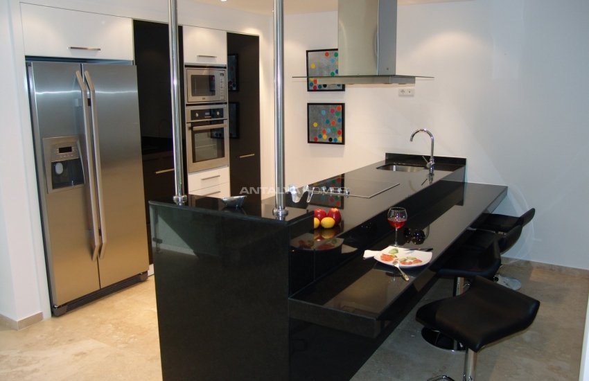 Triplex Detached Villas with Private Pool in Alanya Konakli 30