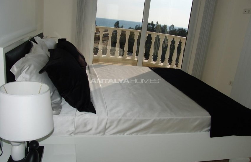 Triplex Detached Villas with Private Pool in Alanya Konakli 35