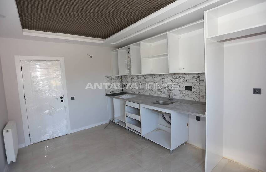 Middle Floor and Duplex Apartments in Antalya Muratpasa 8