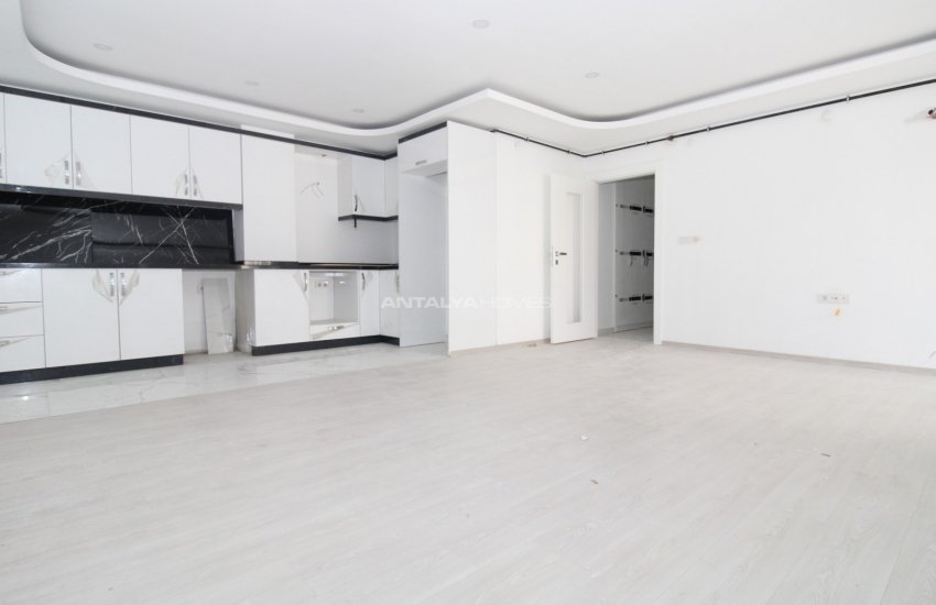 New Flats in a Tranquil and Decent Neighborhood in Antalya 13