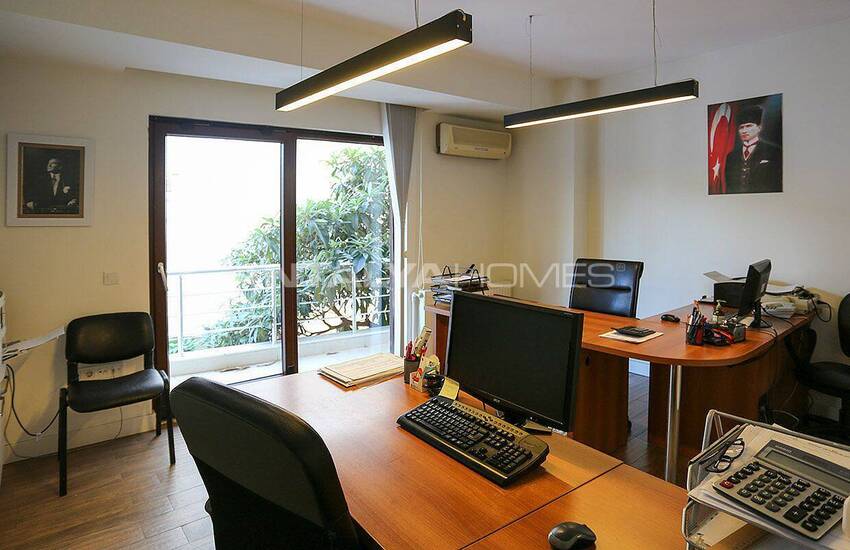 Well-maintained Turnkey Office in Antalya Lara District 10