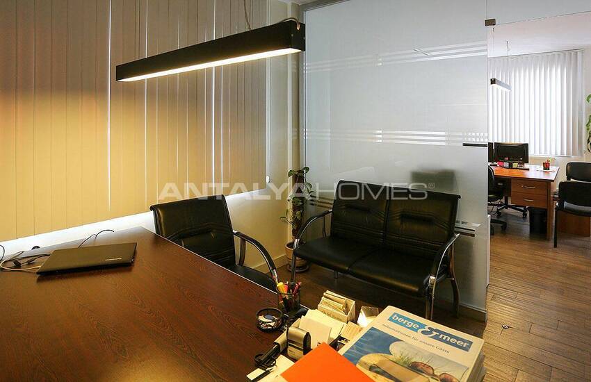 Well-maintained Turnkey Office in Antalya Lara District 16