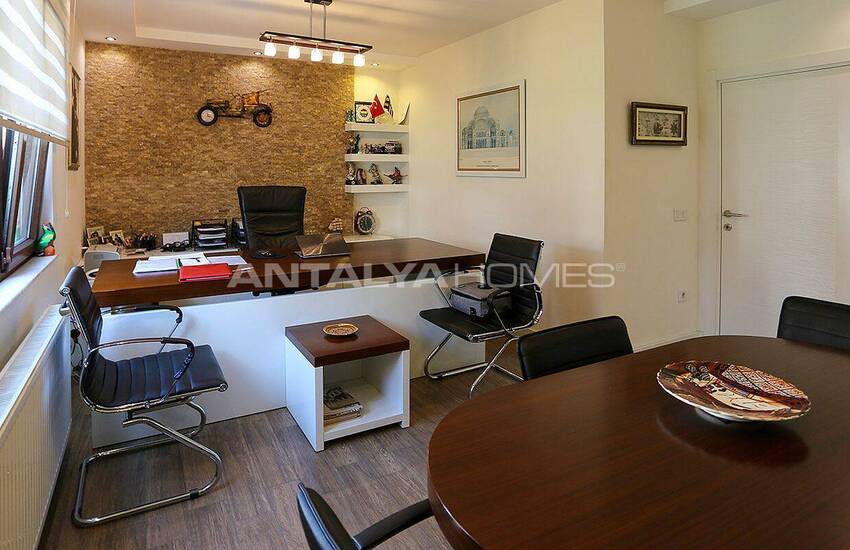 Well-maintained Turnkey Office in Antalya Lara District 17