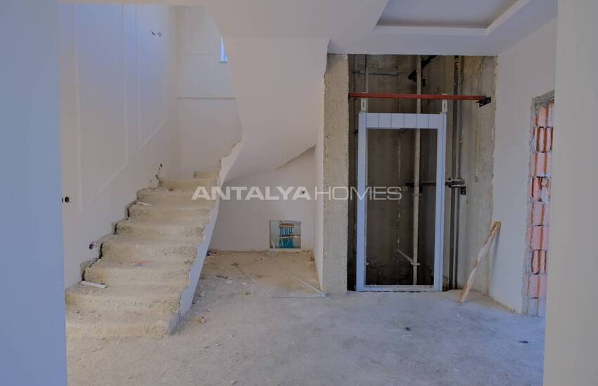 Triplex Villas Equipped with Rich Features in Antalya 24
