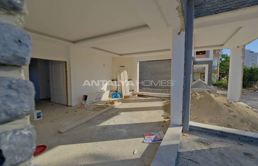 Triplex Villas Equipped with Rich Features in Antalya 16