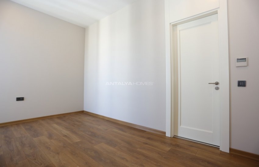 Spacious Apartments with Breathtaking Sea View in Konyaalti 33