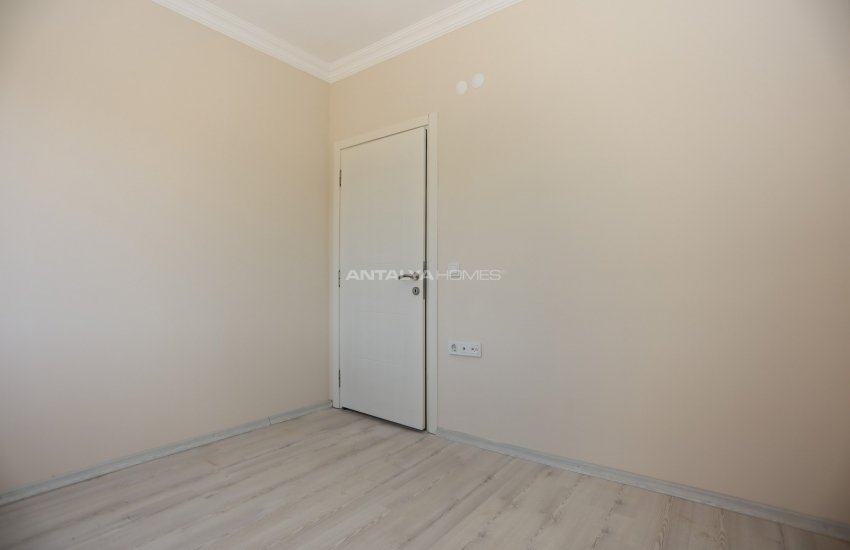 Key Ready 3+1 Apartments 1 Km From the Tram Station in Kepez 8