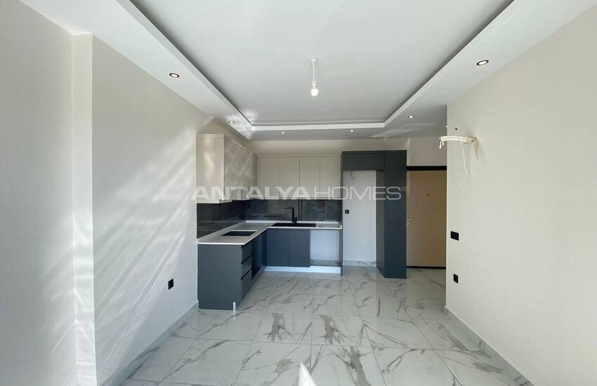 Flats in a Secure Complex with Swimming Pools in Kestel Alanya 16