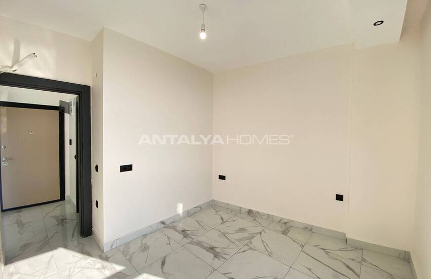 Flats in a Secure Complex with Swimming Pools in Kestel Alanya 21