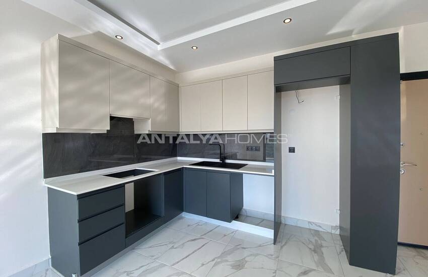 Flats in a Secure Complex with Swimming Pools in Kestel Alanya 18