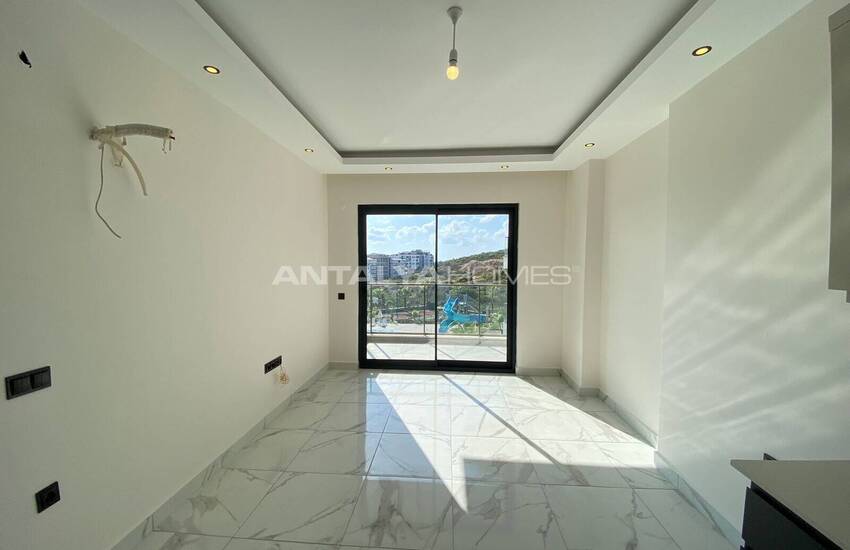 Flats in a Secure Complex with Swimming Pools in Kestel Alanya 17