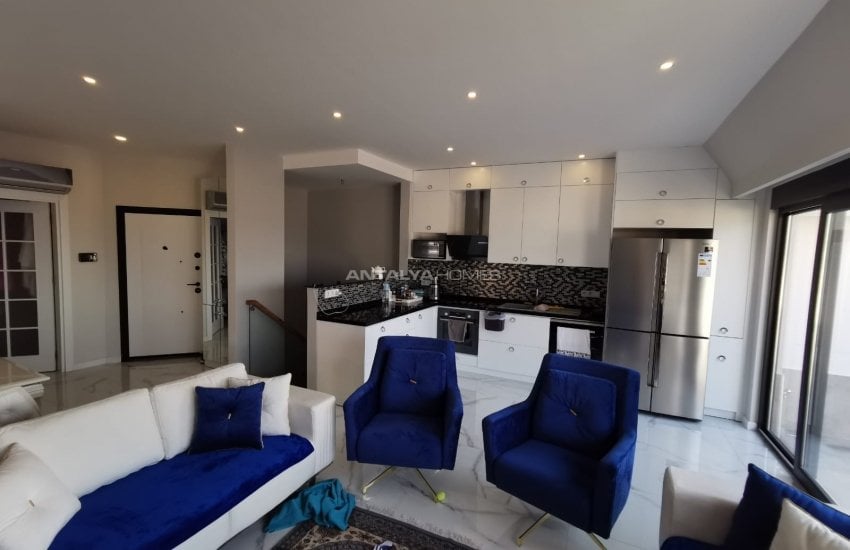 Centrally Located Apartment in a Complex in Alanya Carsi 1