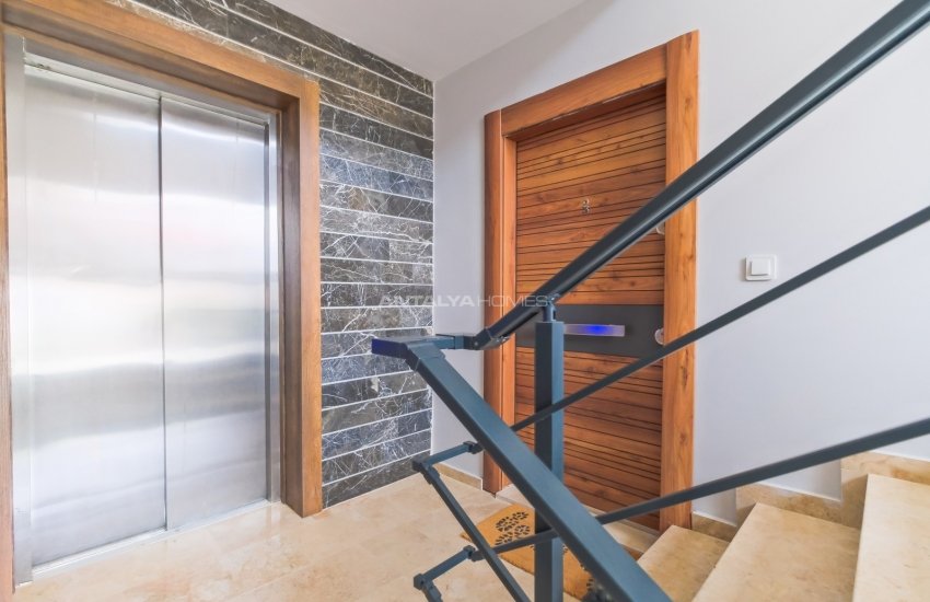 Properties in a Well-maintained Complex in Antalya Muratpasa 23